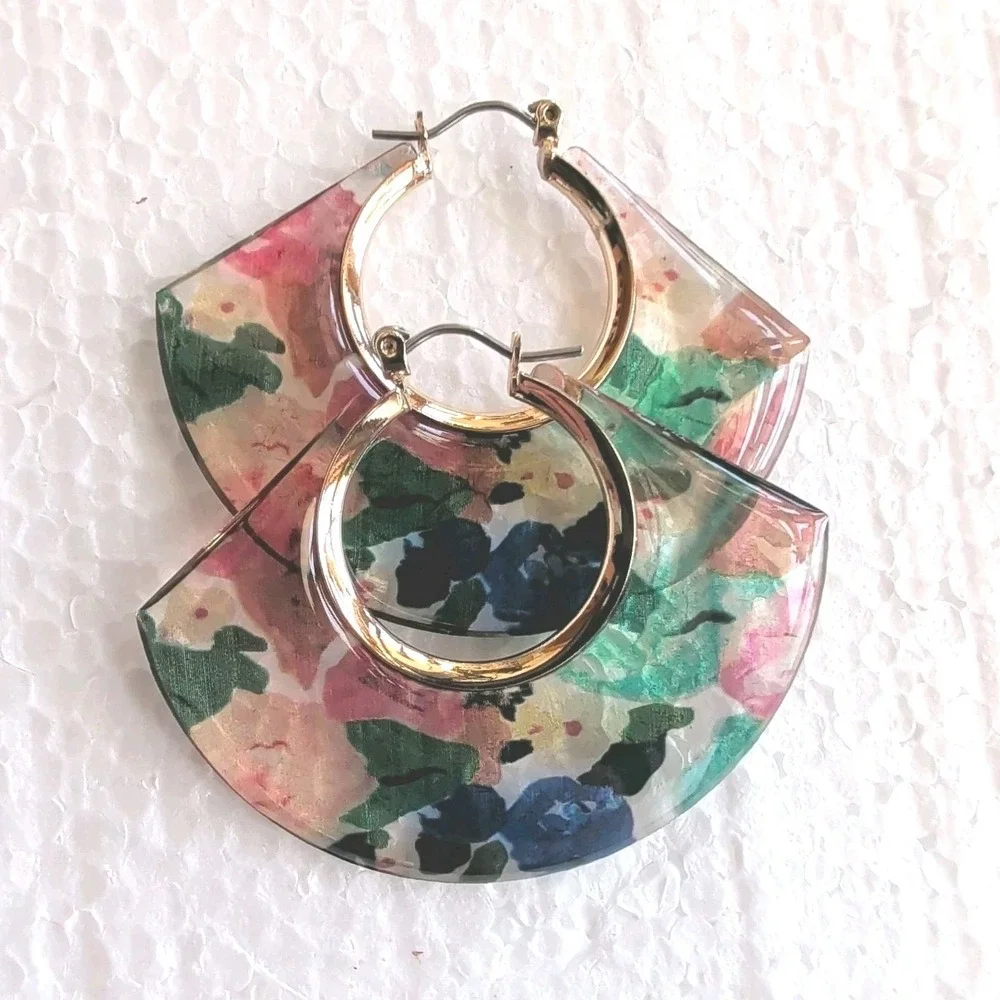 Parker Rose Acrylic Multicolor Floral Retro HOOP Earrings 1.5 x 2" Gold Tone - Picture 3 of 5
